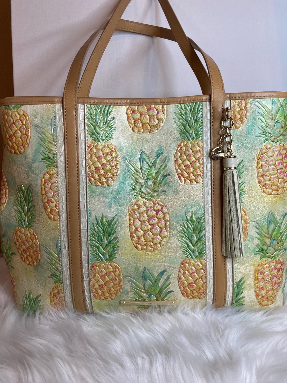 ⭐️⭐️ Beautiful Brahmin Medium Pompei Pineapple Print Tote GUC